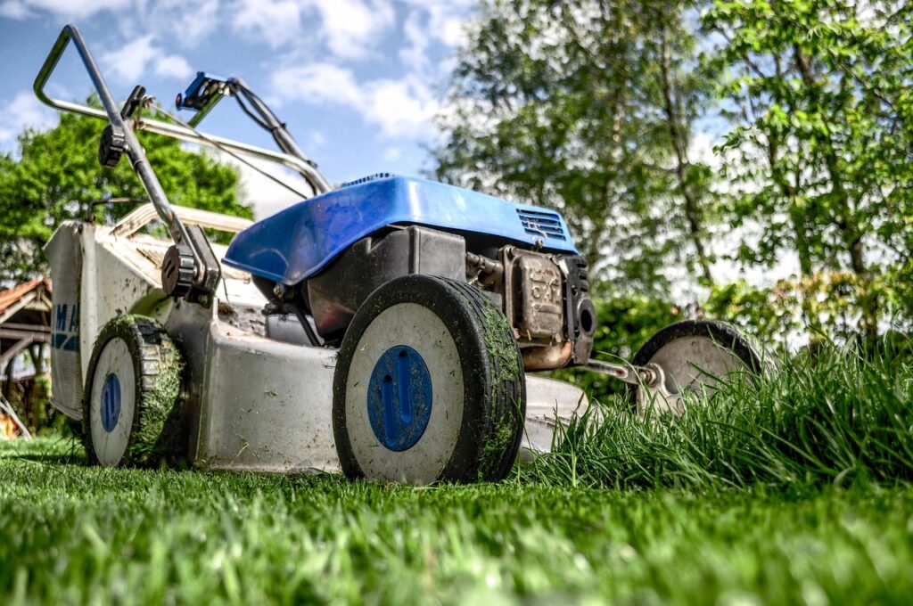 What Tools Do You Need to Cut Grass Next to a Wall