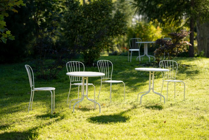 How To Clean Plastic Garden Furniture Smart DIY Tips