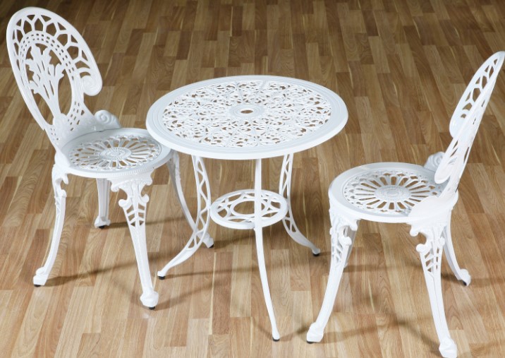 How To Clean Plastic Garden Furniture Smart DIY Tips