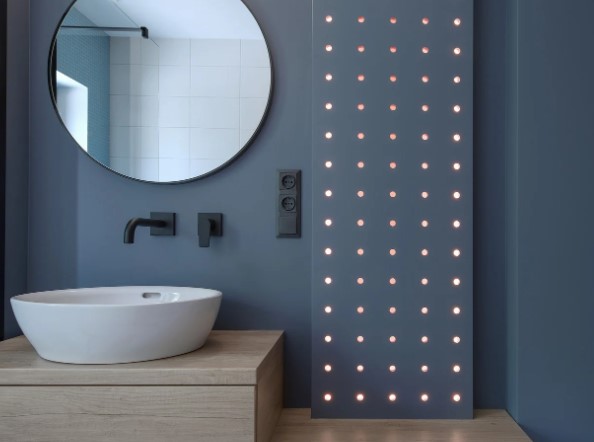 What Are the Pros and Cons of Wallpapering a Bathroom