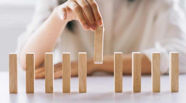 What Affects How Long Caulk Takes to Dry