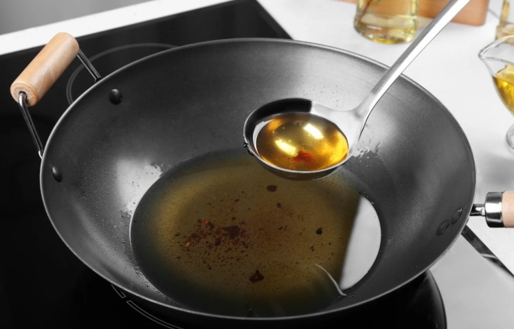 Best Ways to Dispose of Cooking Oil at Home