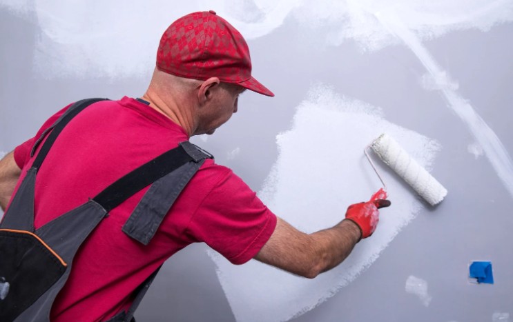 How Does a Mist Coat Work on New Plaster