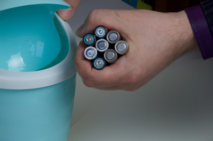 How to Dispose of Batteries? – Top Ways to Get Rid of in UK