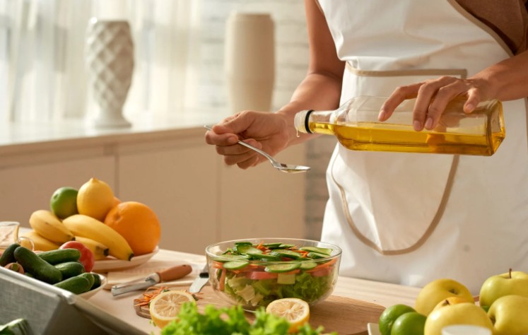 How to Dispose of Cooking Oil at UK Home Environmentally?