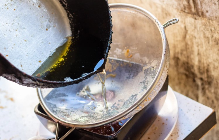 What are My Kitchen Checklist for Responsible Oil Disposal