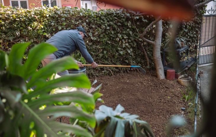 Can I Level a Garden by Myself or Should I Hire Help