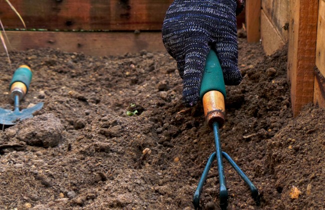 final Levelling and Raking