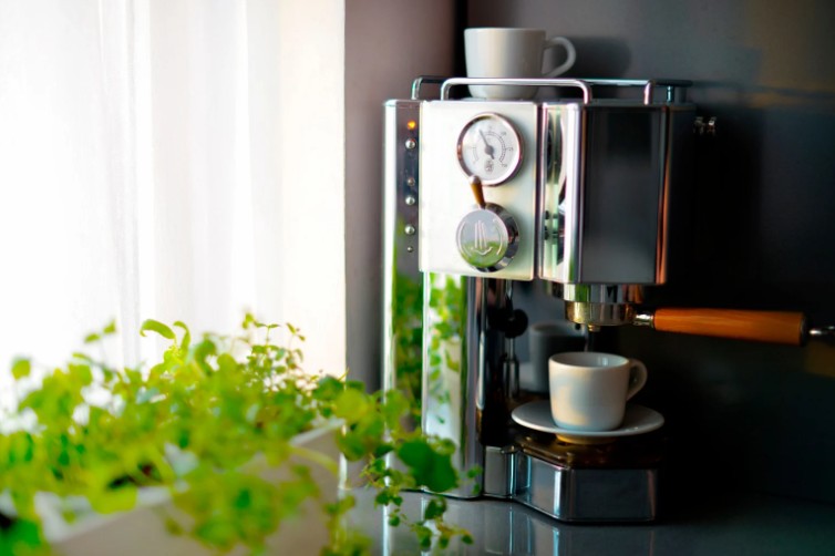 Dolce Gusto Orange Light Still On After Descaling Coffee Maker